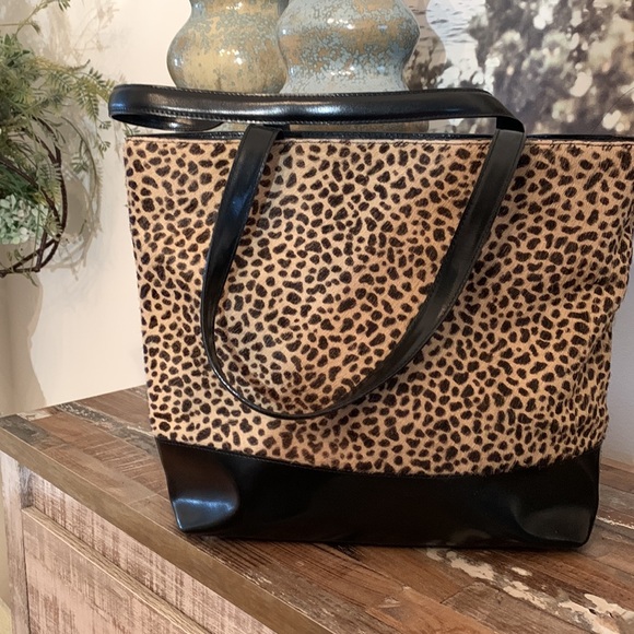 Danier Handbags - Danier Gorgeous Leather bag